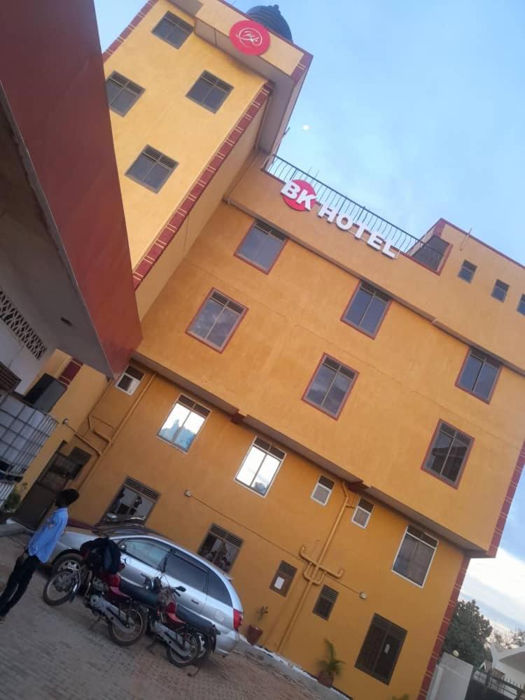 Bk Executive Hotel Nansana Wakiso Exterior photo